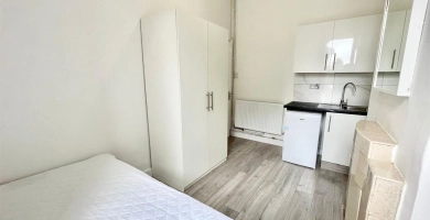 Room 3, First Floor, 807b High Road